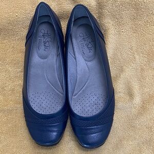 Life Stride Women's Dark Blue Loafers